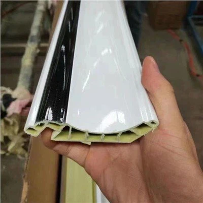 실버 라인이 있는 PVC 프로파일